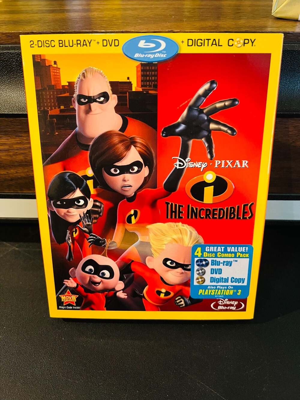 The Incredibles Blu-ray + DVD + Digital Copy 4-Disc Combo Pack
